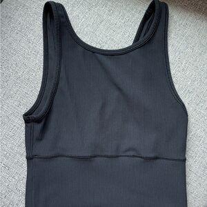 Lululemon Women’s Power Pivot Size 4 Black Ribbed Reversible Tank Top.